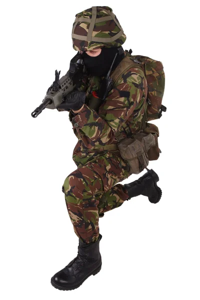 Brittiska armén soldat med gevär — Stockfoto