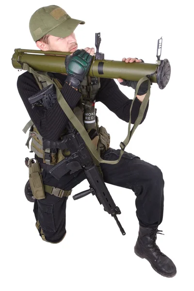 Mercenaire avec pistolet bazooka — Photo