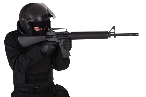 SWAT důstojník v černé uniformě — Stock fotografie