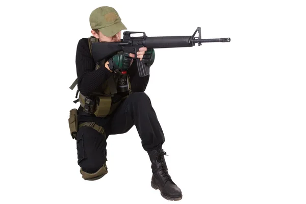 Rifleman med m16 gevär — Stockfoto