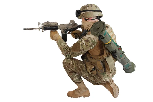 Soldado con rifle de asalto —  Fotos de Stock