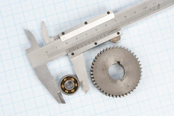 Gear, bearing and caliper — 图库照片