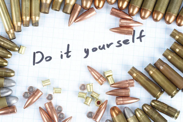 Do It Youself - Reloading cartridges — Stock Photo, Image