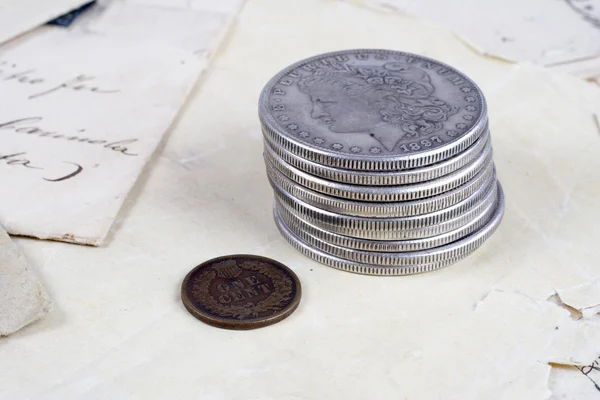 Stack of silver dollar coins — Φωτογραφία Αρχείου