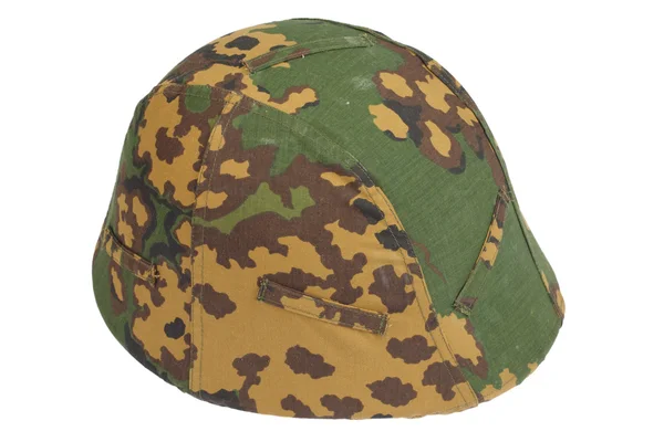 Casque de kevlar avec une couverture de camouflage — Photo