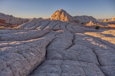 Arizona 'daki Vermilion Cliffs Ulusal Anıtı Paria Platosu' nun tepesinde Kum Taşı oluşumları.