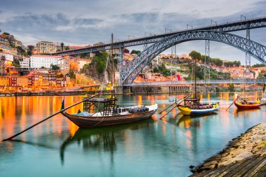 Porto Portekiz Douro Nehri üzerinde