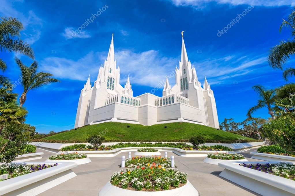 Pictures lds church buildings Mormon Church Building — Stock Photo