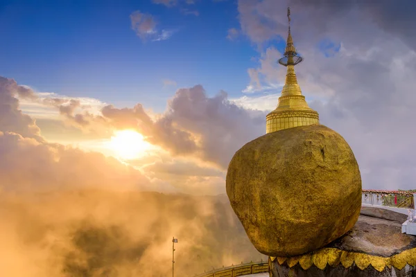 Guld-vagga av Myanmar — Stockfoto