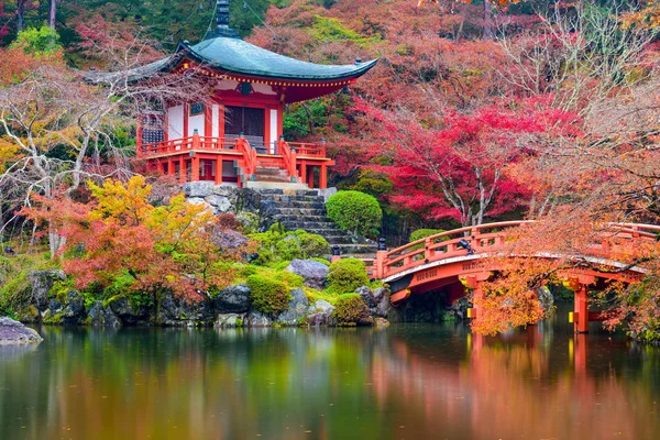 Jesienią świątyni w Japonii — Zdjęcie stockowe
