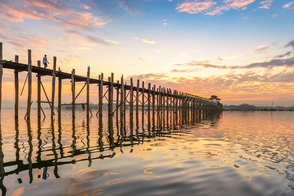 U-Bein brug van Myanmar — Stockfoto