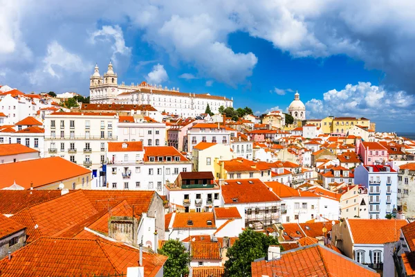 Alfama-distriktet i Lissabon — Stockfoto