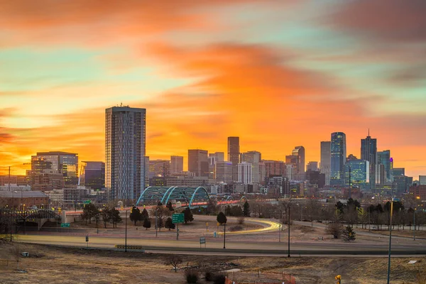 Denver Colorado Abd Şehir Merkezi Şafakta Ufuk Çizgisi — Stok fotoğraf