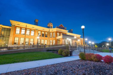 Kalamazoo, Michigian, ABD Batı Michigan Üniversitesi Doğu Kampüsü Alacakaranlık sırasında.