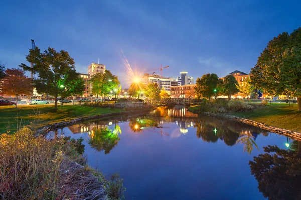 Kalamazoo Michigan Abd Şehir Merkezi Alacakaranlıkta Park — Stok fotoğraf