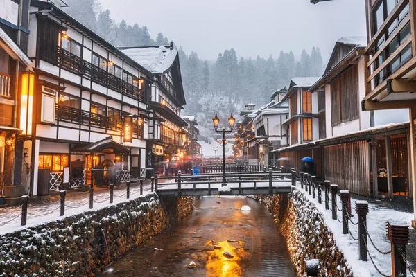Obanazawa Ginzan Onsen 日本的温泉小镇在雪地里 — 图库照片