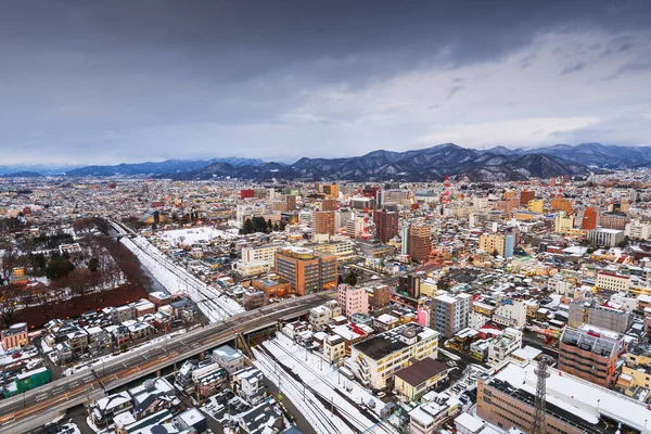 冬日黄昏时分 日本山田市市中心的天际线 — 图库照片