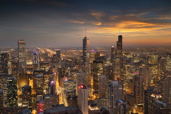 Chicago Illinois Abd Hava Manzaralı Finans Bölgesi Binaları Alacakaranlıkta — Stok fotoğraf