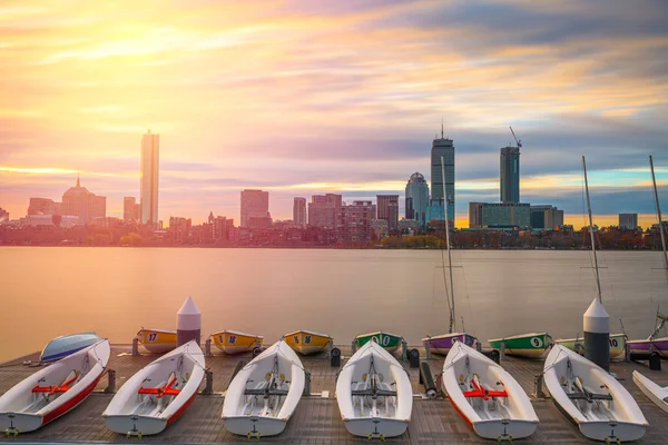 Boston Massachusetts Usa Stadtsilhouette Charles River Mit Booten Morgengrauen — Stockfoto