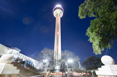 SAN ANTONIO, TEXAS - 31 HAZİRAN 2018: 750 feet (229 metre) gözlem kulesi 1968 yılında açıldı..