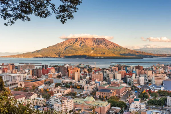 Kagoshima Japonské Panorama Sopkou Sakurajima Soumraku — Stock fotografie