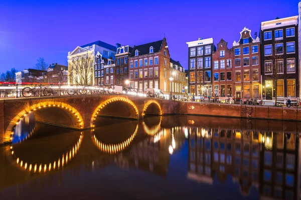 Amsterdam Nizozemské Mosty Kanály Soumraku — Stock fotografie