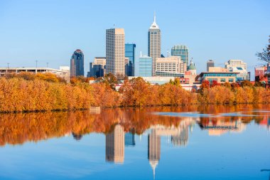 Indianapolis, Indiana, ABD Beyaz Nehir üzerinde gökyüzü.
