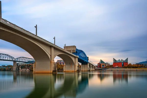 Chattanooga Tennessee Usa Skyline Der Innenstadt Tennessee River Der Abenddämmerung — Stockfoto