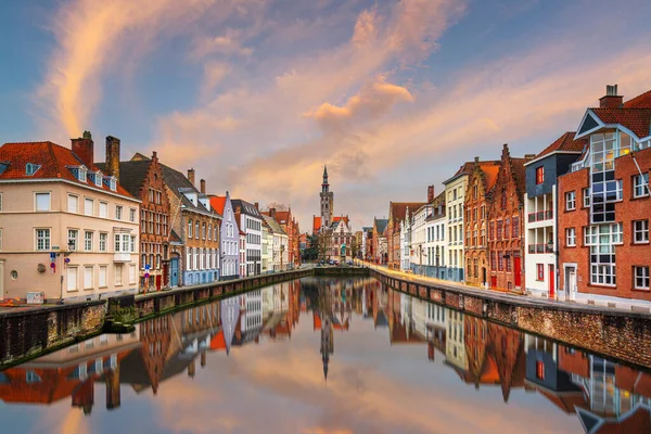 Bruges Belçika Nın Tarihi Kanalları Alacakaranlıkta — Stok fotoğraf