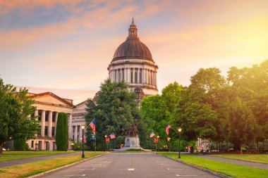 Olympia, Washington, ABD Başkent Binası Alacakaranlıkta.