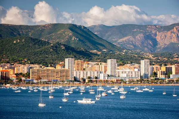 Korsika Fransa Kıyı Tatil Beldeleri Akdeniz Yükselişte — Stok fotoğraf