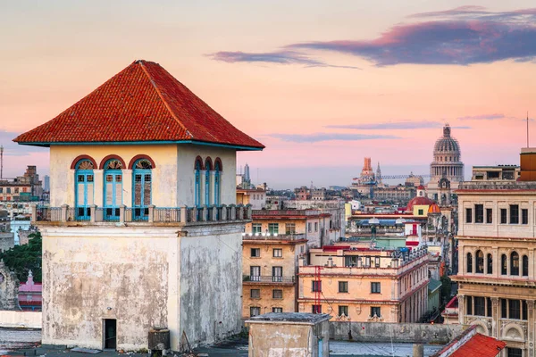 Havana Küba Şehir Merkezi Şafak Vakti Limandan Ufuk Çizgisi — Stok fotoğraf