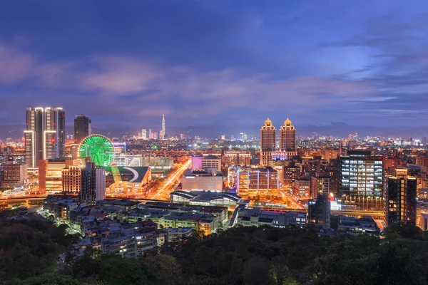 Taipei Tajvan Város Városképe Xinyi Kerületben Alkonyatkor — Stock Fotó