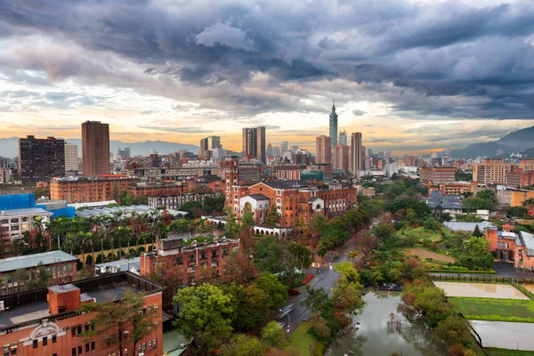 Taipei Horizonte Taiwán Sobre Universidad Nacional Taiwán Atardecer — Foto de Stock