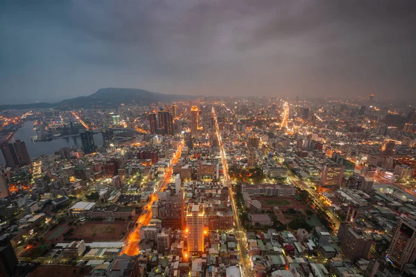 Kaohsiung Taiwan Stadsbild Skymningen Ovanifrån Tittar Mot Kaohsiung Harbor — Stockfoto