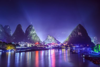 Yangshuo manzarası