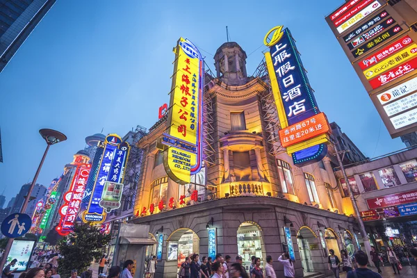 Nanjing road van shanghai, china — Stockfoto