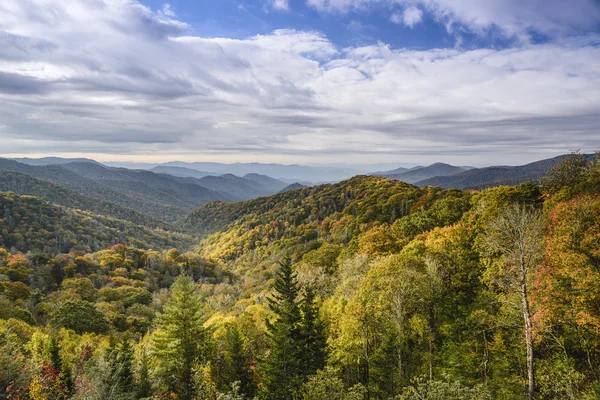 Krajobraz w regionie smoky Mountains — Zdjęcie stockowe