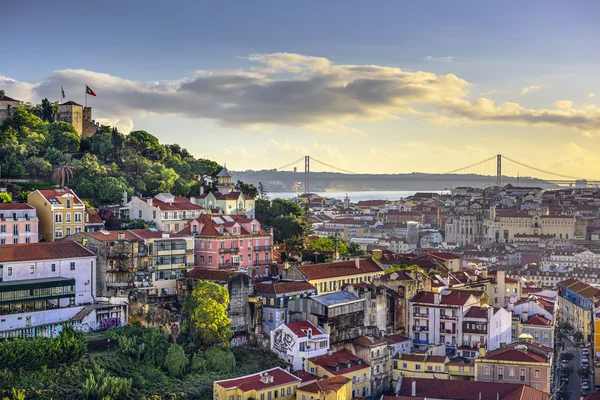 Lizbona, Portugalia Skyline i zamek — Zdjęcie stockowe