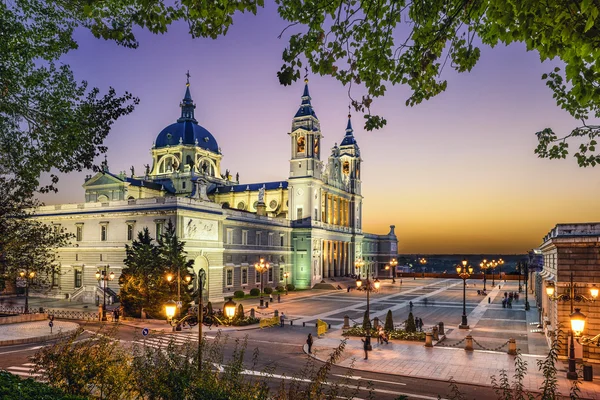 Almudena kathedrale von madrid, spanien — Stockfoto