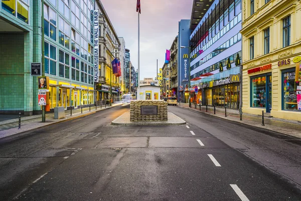 Checkpoint Charlie van Berlijn — Stockfoto