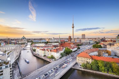 Berlin, Almanya Spree Nehri manzarası