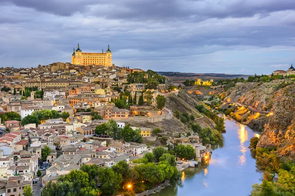 Toledo, Spanje op de rivier de Taag — Stockfoto