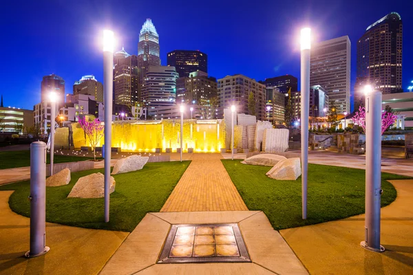 Charlotte North Carolina Park och Skyline — Stockfoto