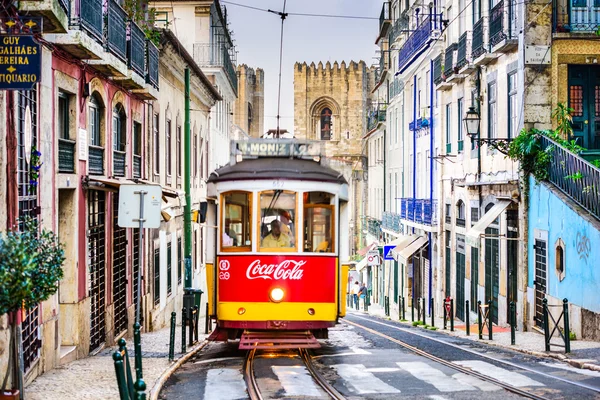 Straßenbahn in Lissabon — Stockfoto