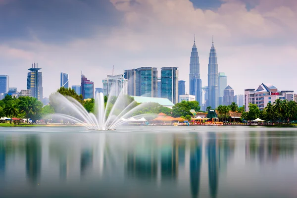 Kuala lumpur skyline parque — Foto de Stock