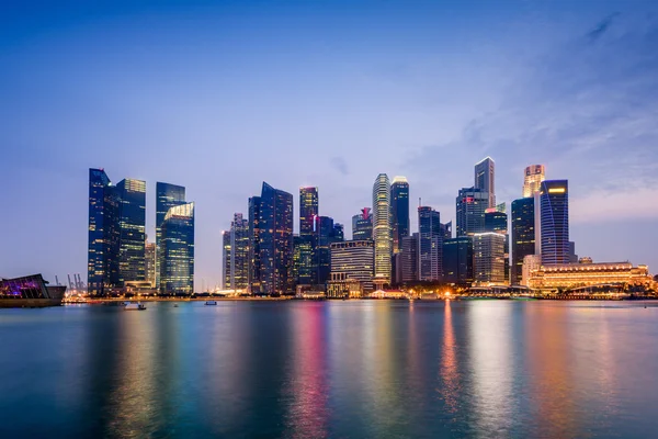 Linha do horizonte de Singapura na baía — Fotografia de Stock