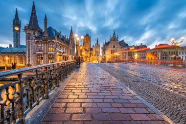 Gent, Belçika Şafak vakti eski şehir manzarası.