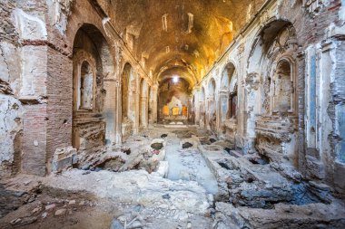 Tarihi ama terk edilmiş Il Convento di San Francesco d 'Assisi, İtalya Tursi' de..