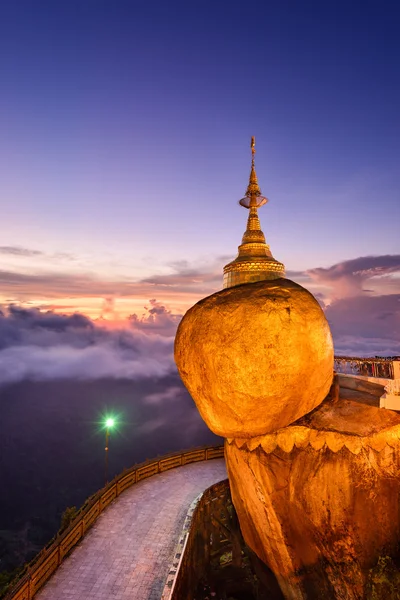 Rocher d'or du Myanmar — Photo